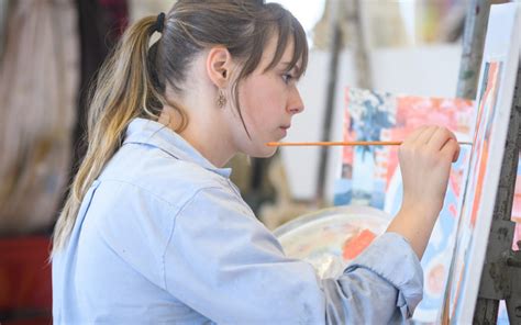 what is studio art major and how does it influence our perception of beauty?